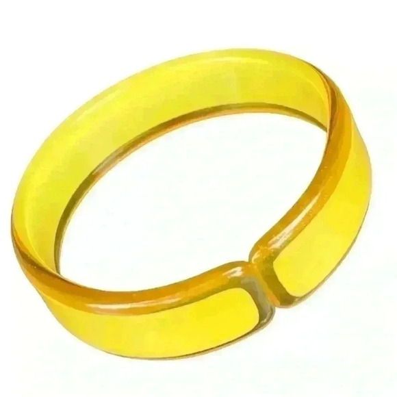 NWOT yellow acrylic bangle - Picture 1 of 2